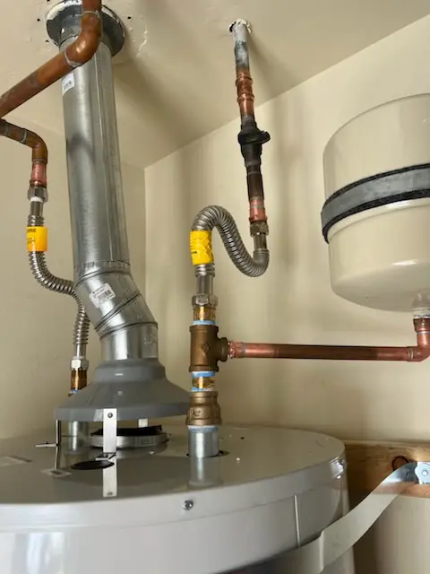 Water heater installation and plumbing repair in Harvard Place - Eastlawn